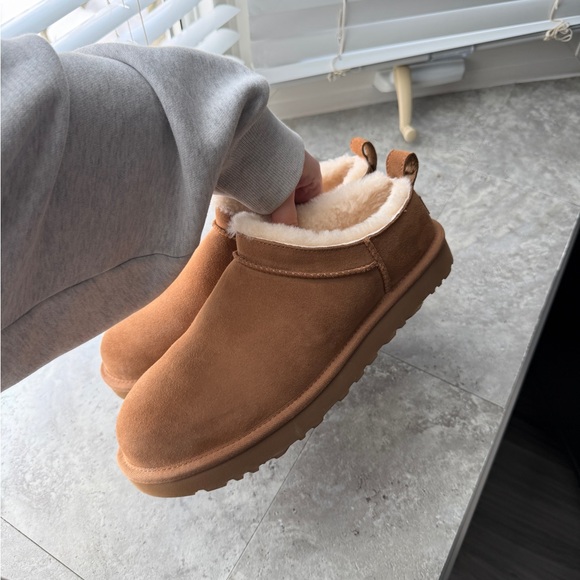 Ugg Micro Boot - Picture 3 of 6